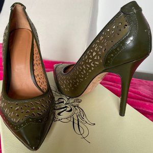 Rachel Roy Leather Pointed Toe Olive Green Spectator Pumps